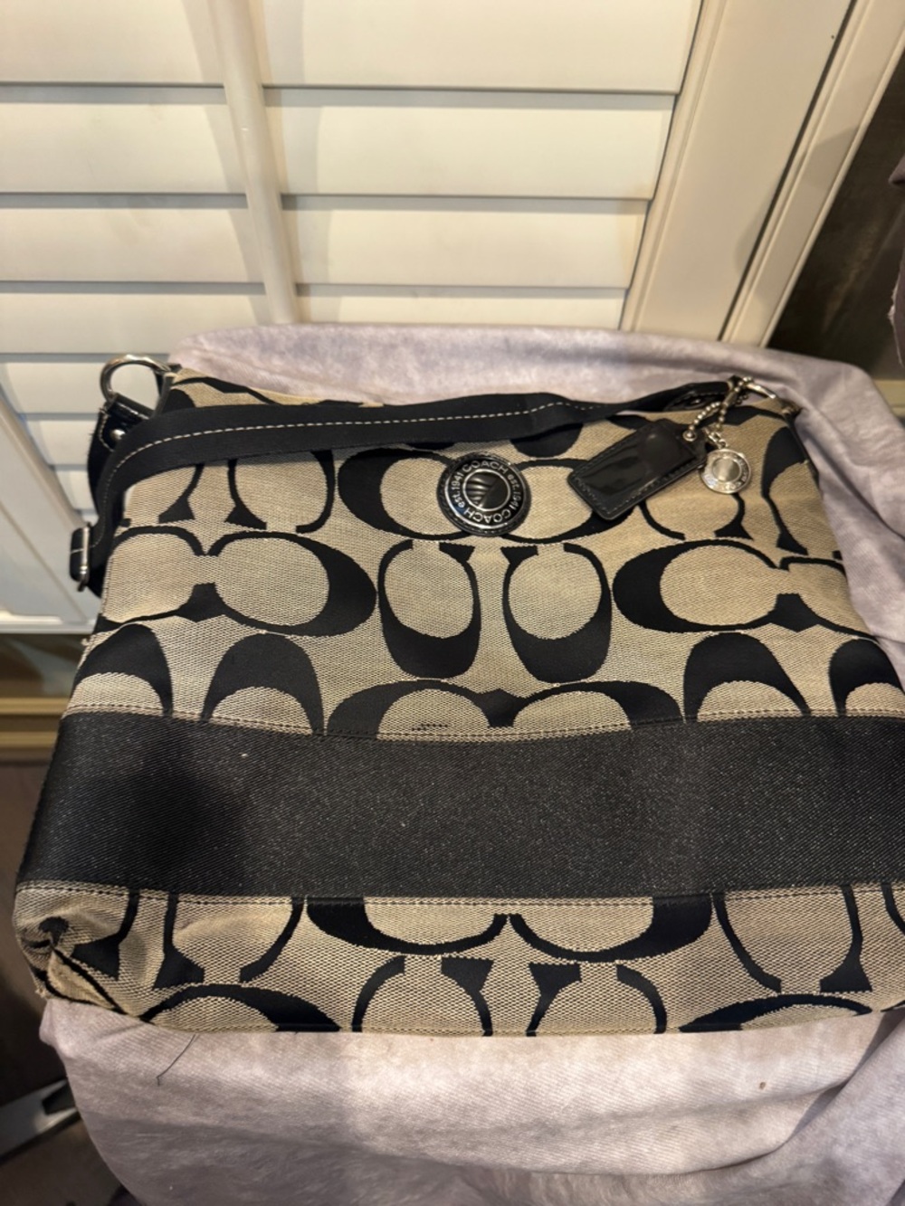 Coach Signature Canvas Crossbody HOBO  Bag in Khaki/Black19220‎